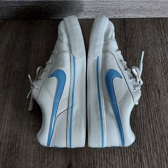 Vintage Nike Sneakers White & Blue Size 5.5Y - Picture 7 of 9